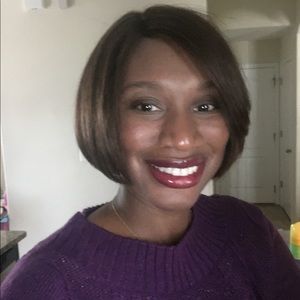 Meet your Posher, Adrianne